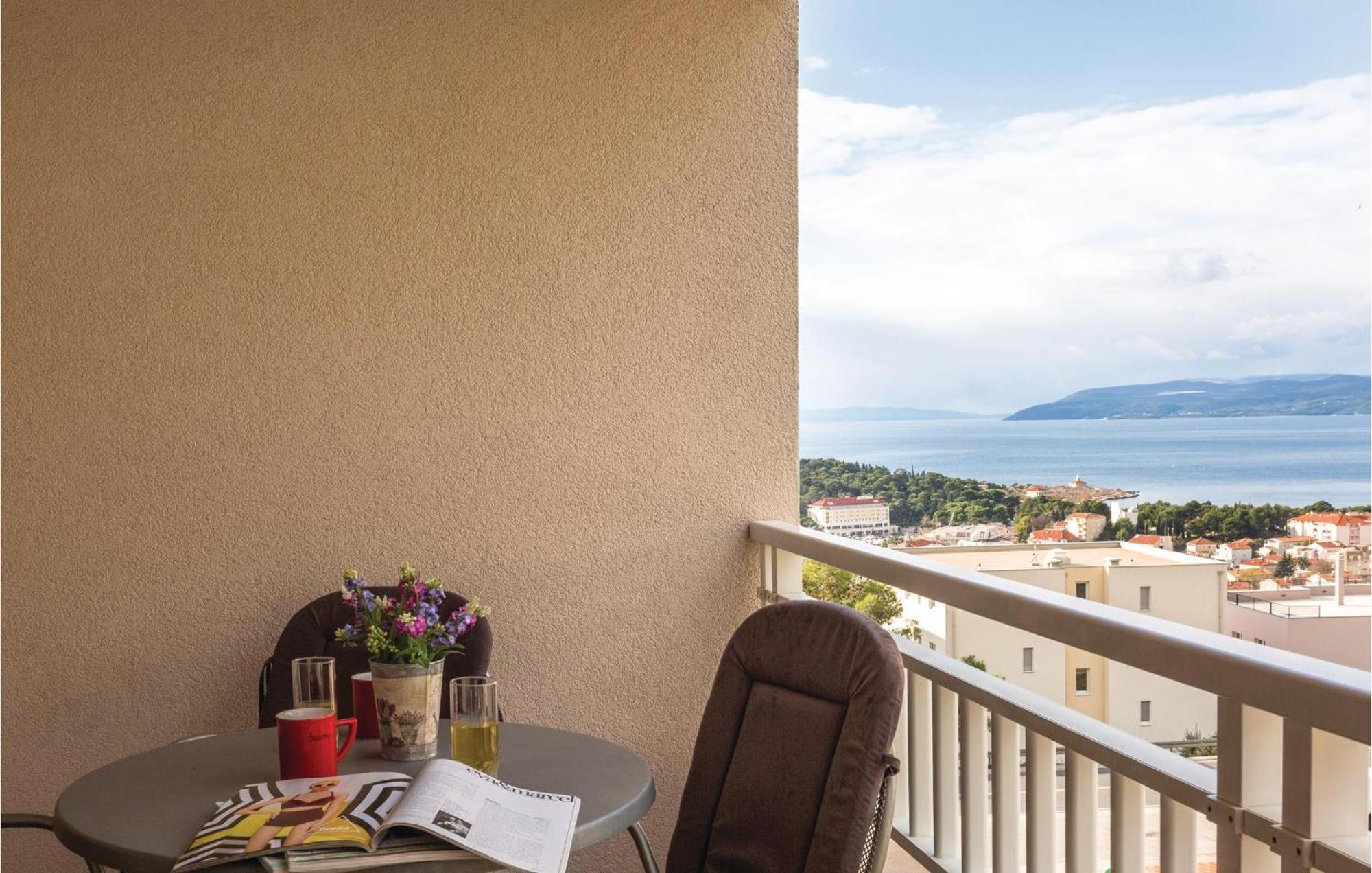 Stunning Apartment In Makarska With Wifi Extérieur photo